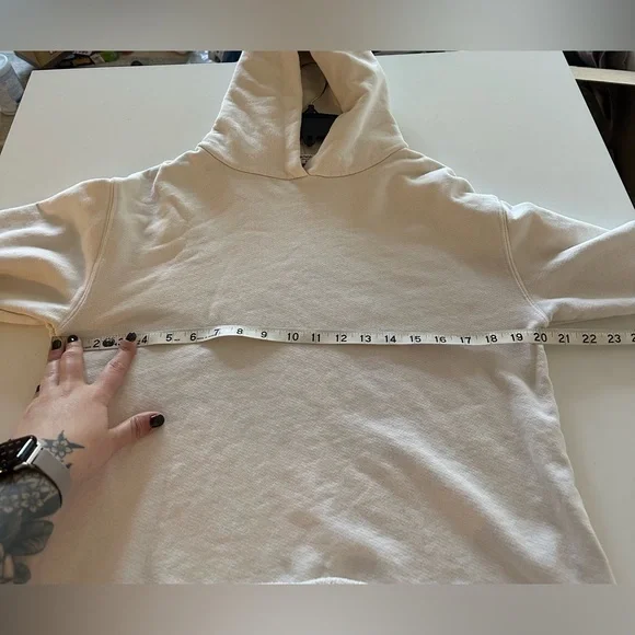 perfectwhitetee Kokomo Beach Raw Hem Cut Off Crop Hoodie Ivory Cotton S - Picture 3 of 7